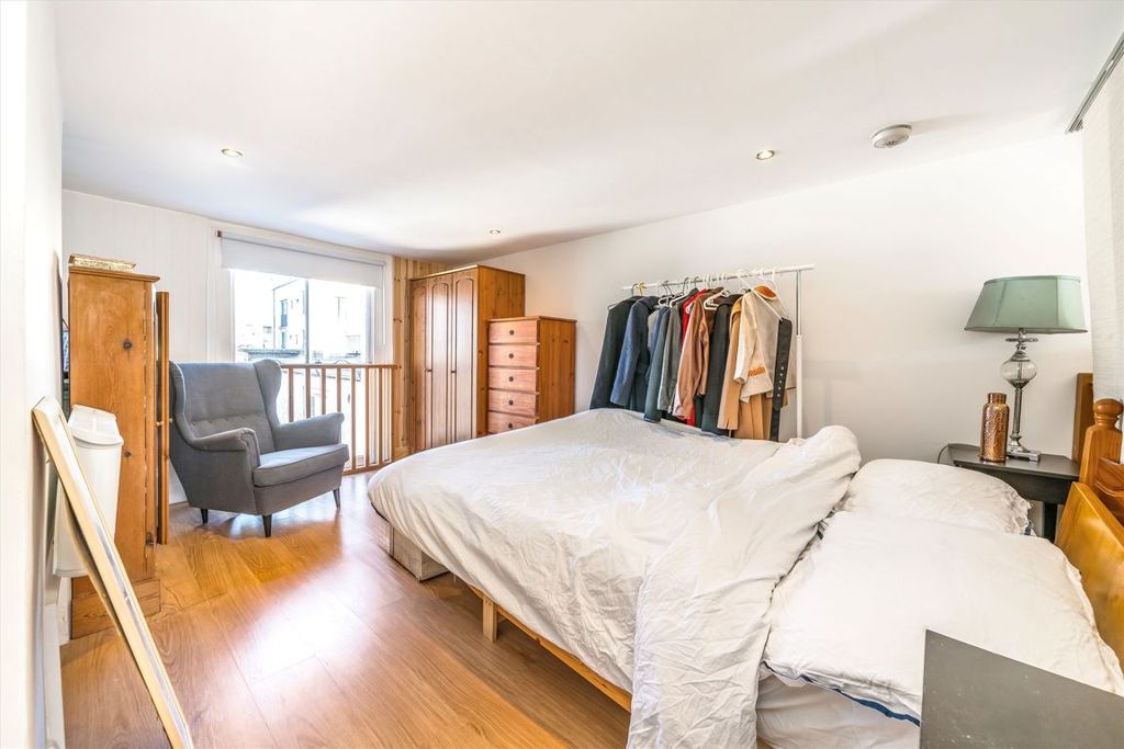 Property photo 3 of 3