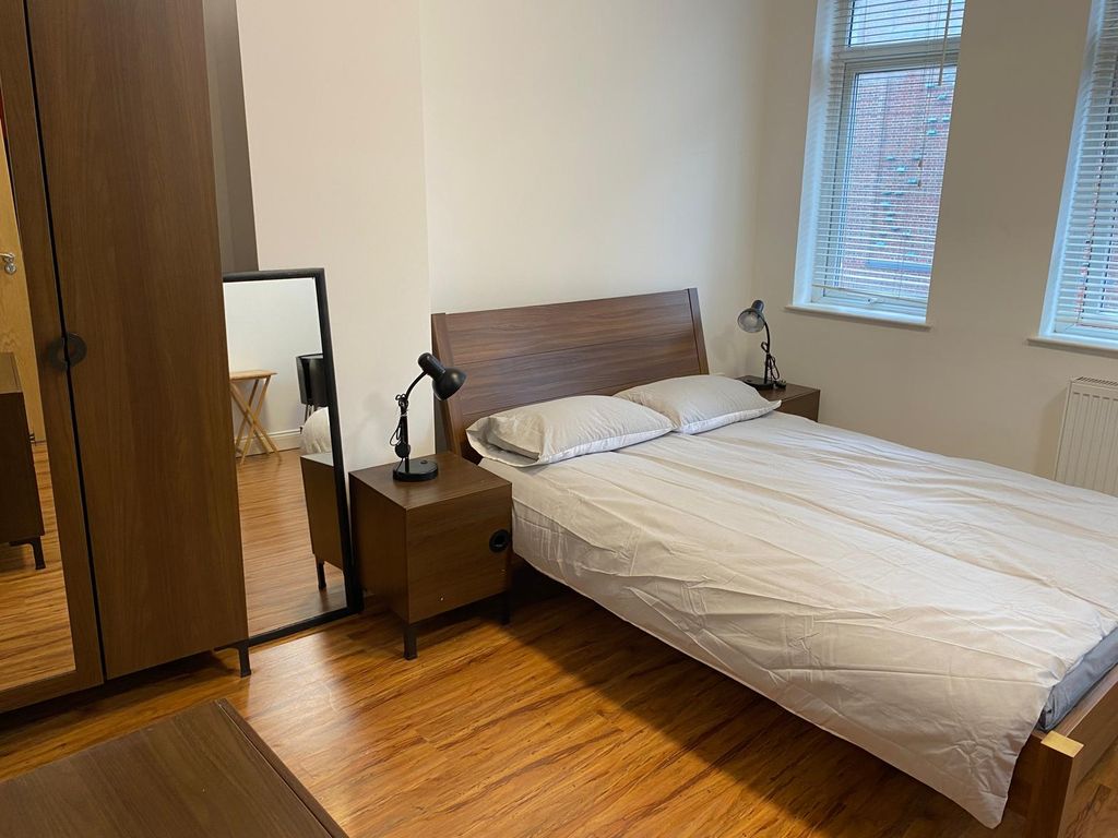 Property photo 3 of 6 Gallery