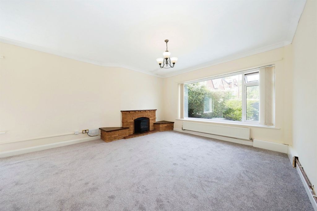 Property photo 3 of 16 Living Room