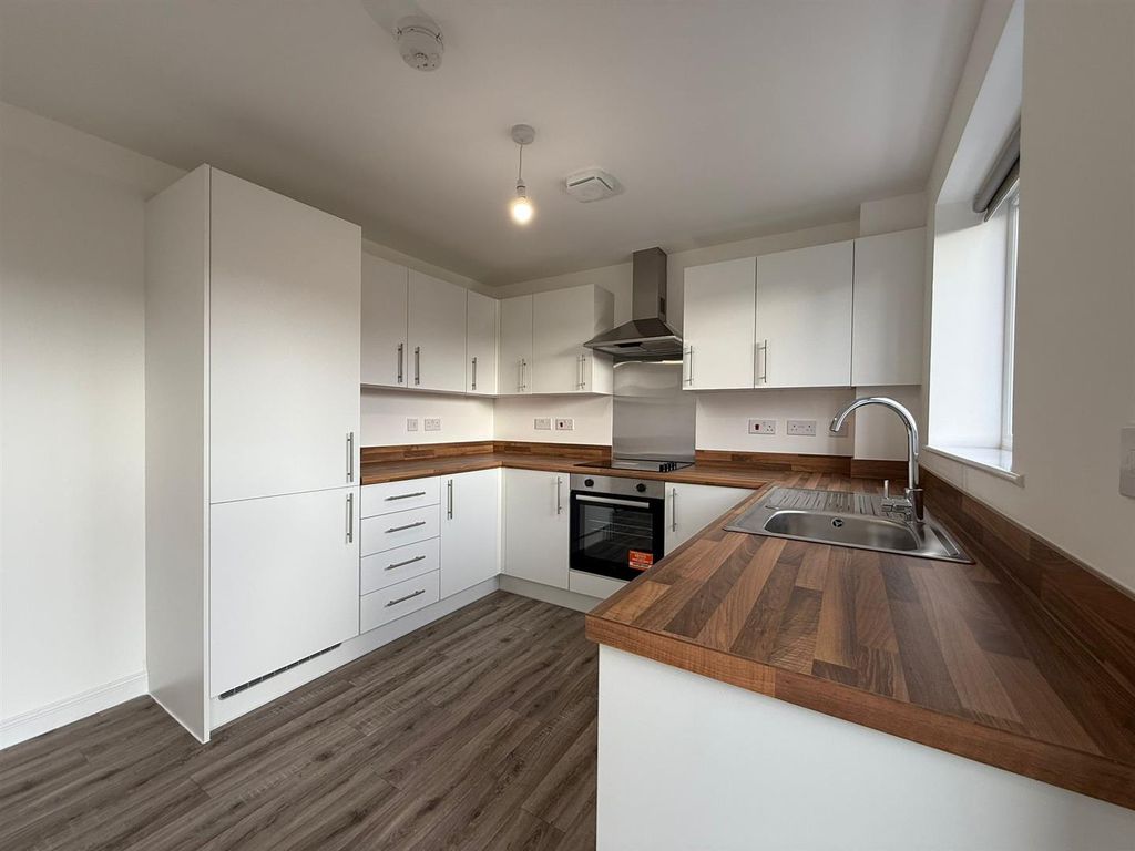 Property photo 3 of 10 0280d03d-B9Fa-4Fc7-A259-182F7E547635.Jpg