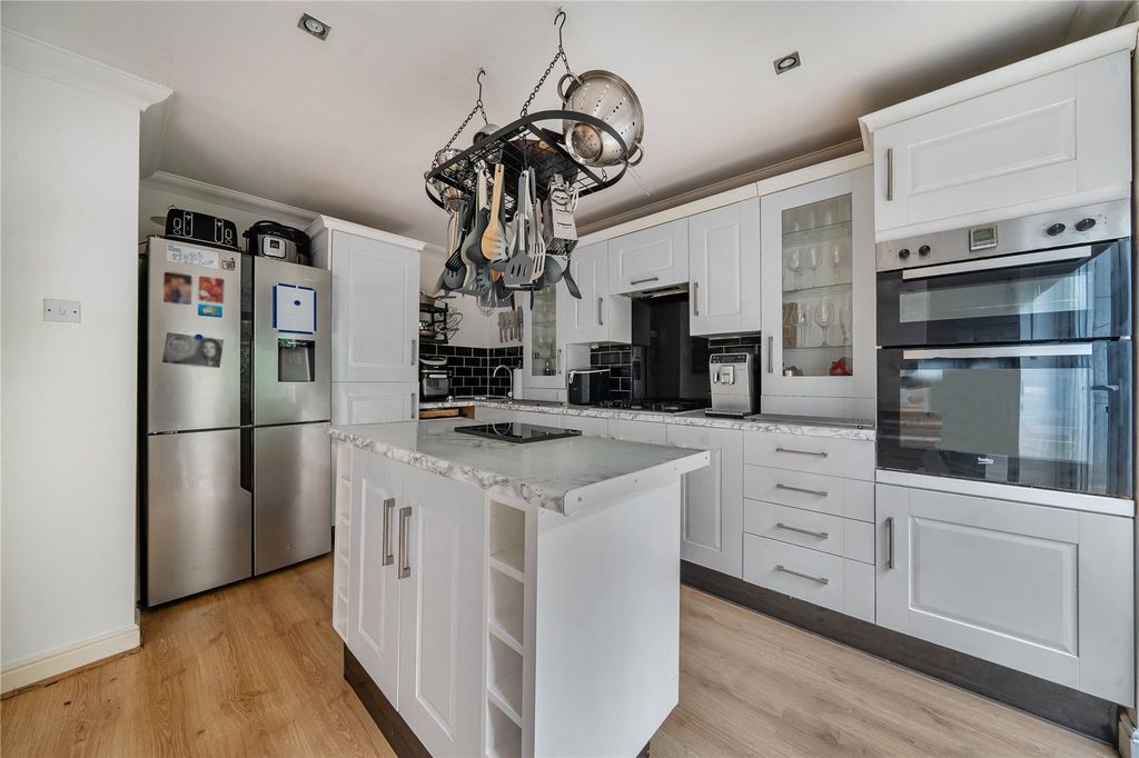 Property photo 3 of 21 Picture No. 14