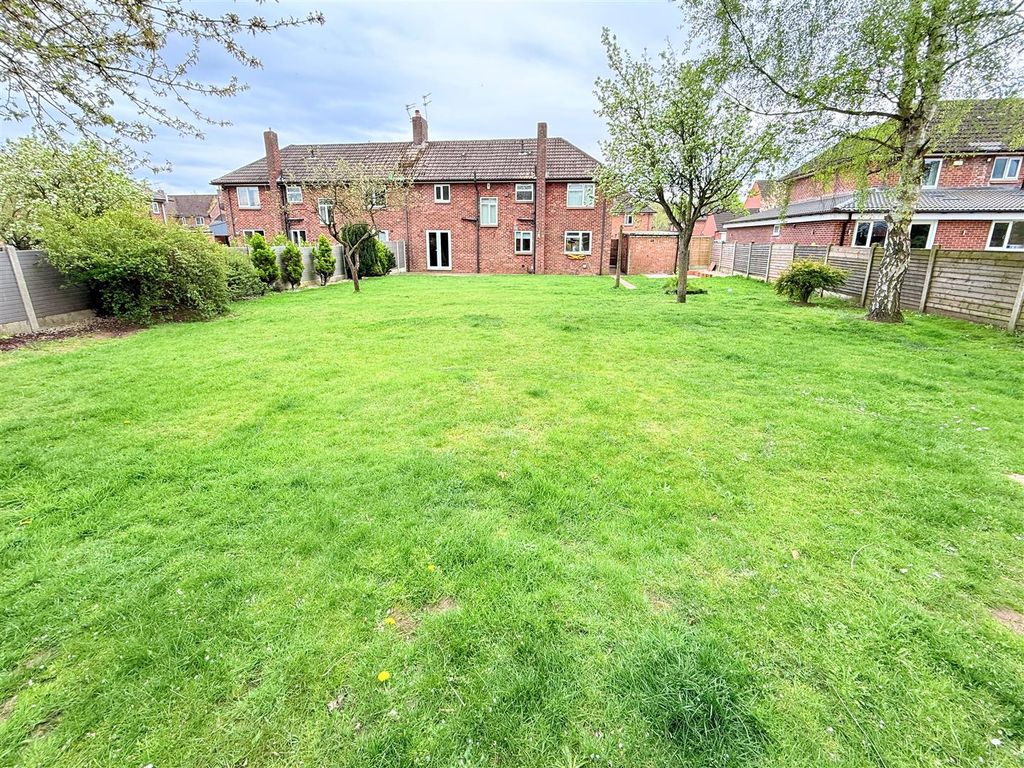 Property photo 1 of 13 Outside