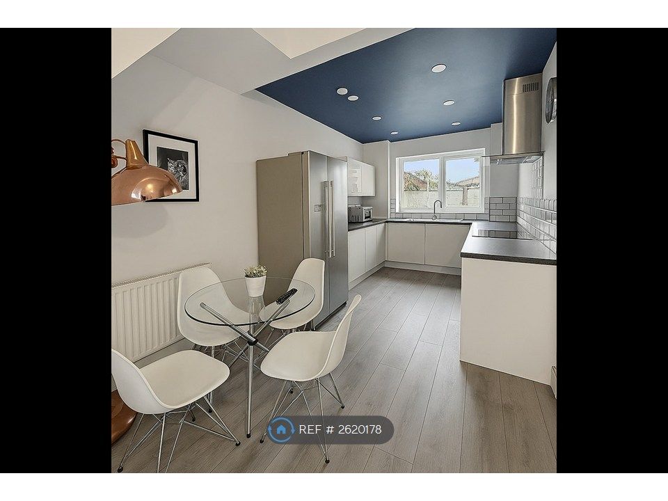 Property photo 2 of 12 Kitchen