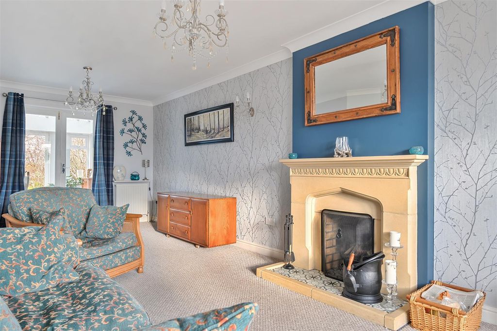 Property photo 3 of 21 1400316-21-696F83648Ddd4-Arw-1.Jpg