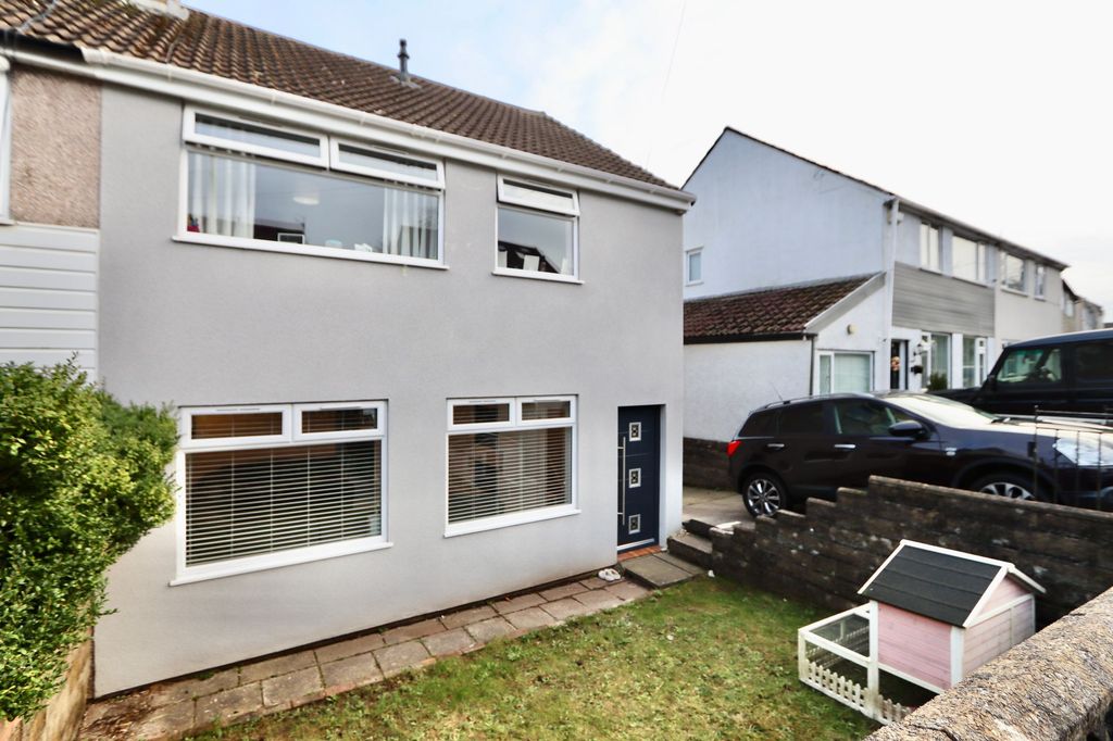 Property photo 3 of 40