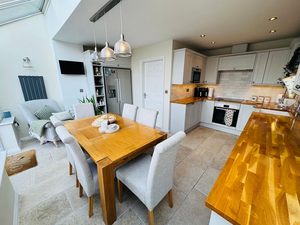 Property photo 2 of 27 Photograph