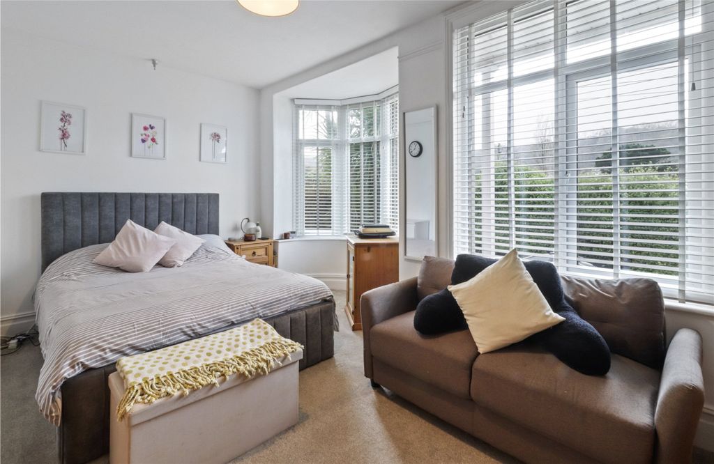 Property photo 2 of 18 2 - Picture No. 14