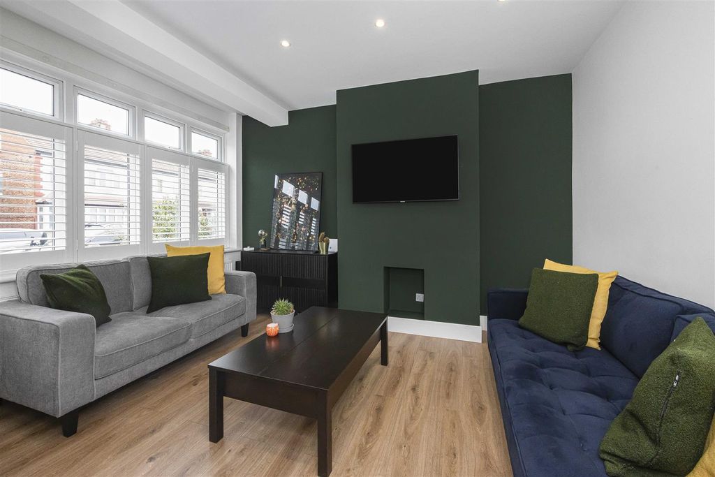 Property photo 3 of 22 3