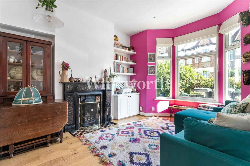 Property photo 2 of 12 Picture No. 18