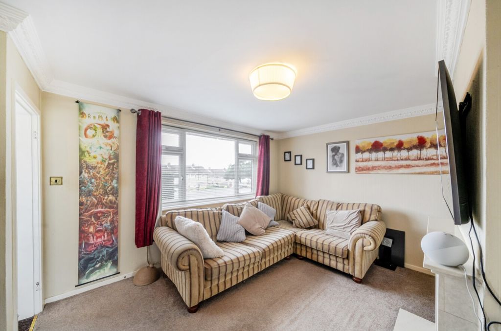 Property photo 2 of 22 Lounge