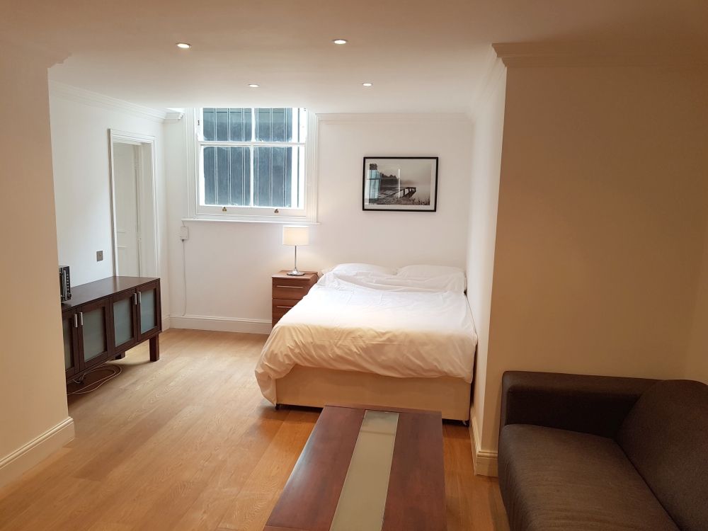 Property photo 1 of 6 Studio