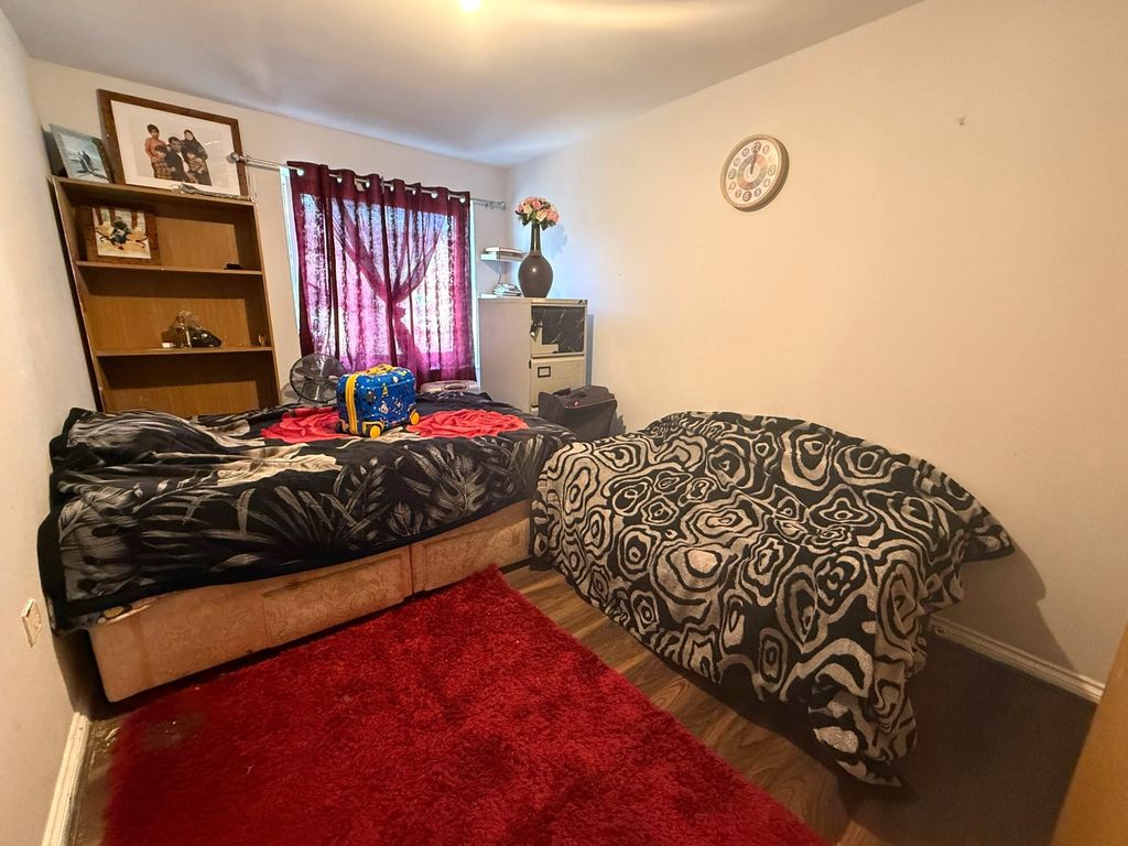 Property photo 2 of 6