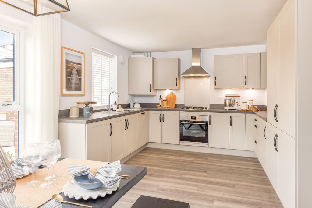 Property photo 2 of 10 Kitchen Diner In The 4 Bedroom Kennisham