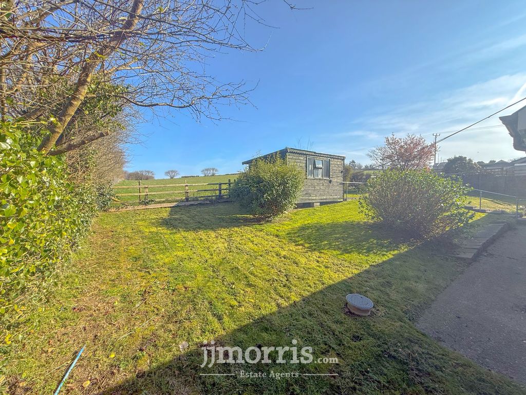 Property photo 3 of 39