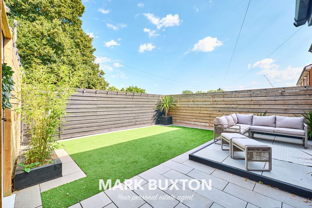 Property photo 2 of 34