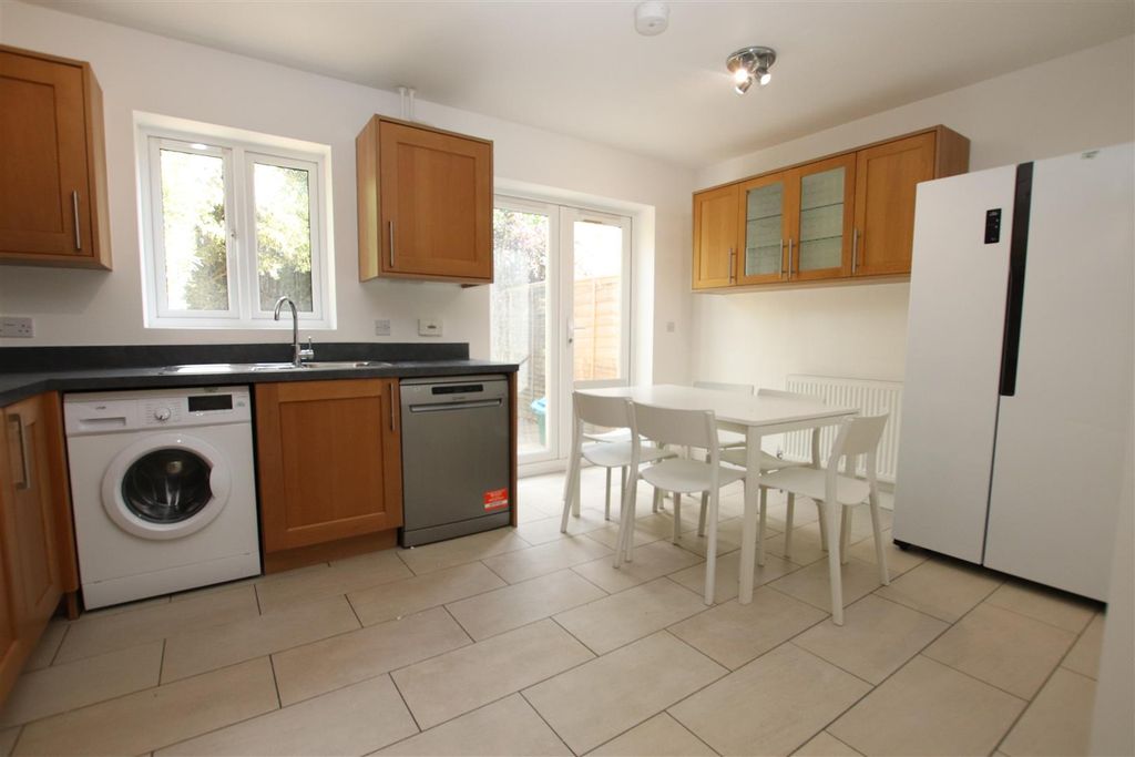 Property photo 1 of 16 Kitchen.Jpg