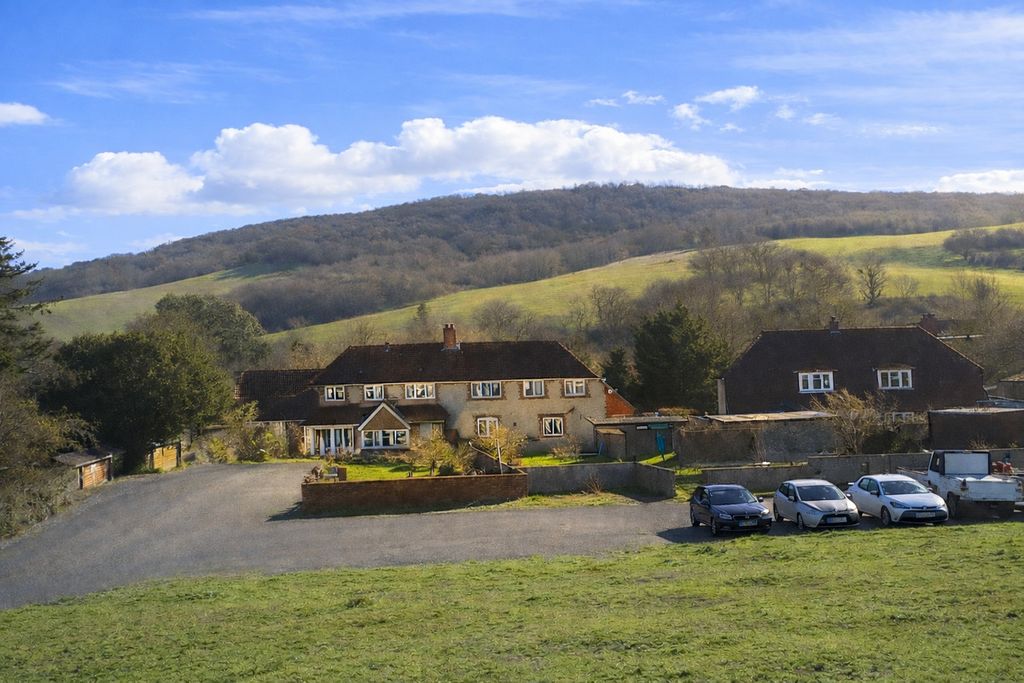 Property photo 2 of 11