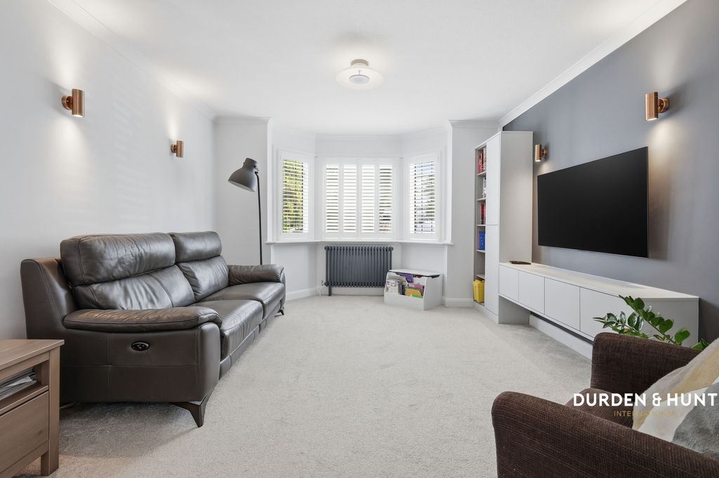 Property photo 2 of 34