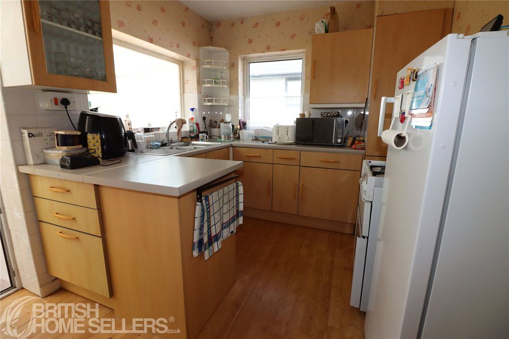 Property photo 2 of 16 Picture No. 15