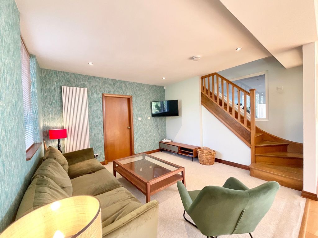Property photo 3 of 41