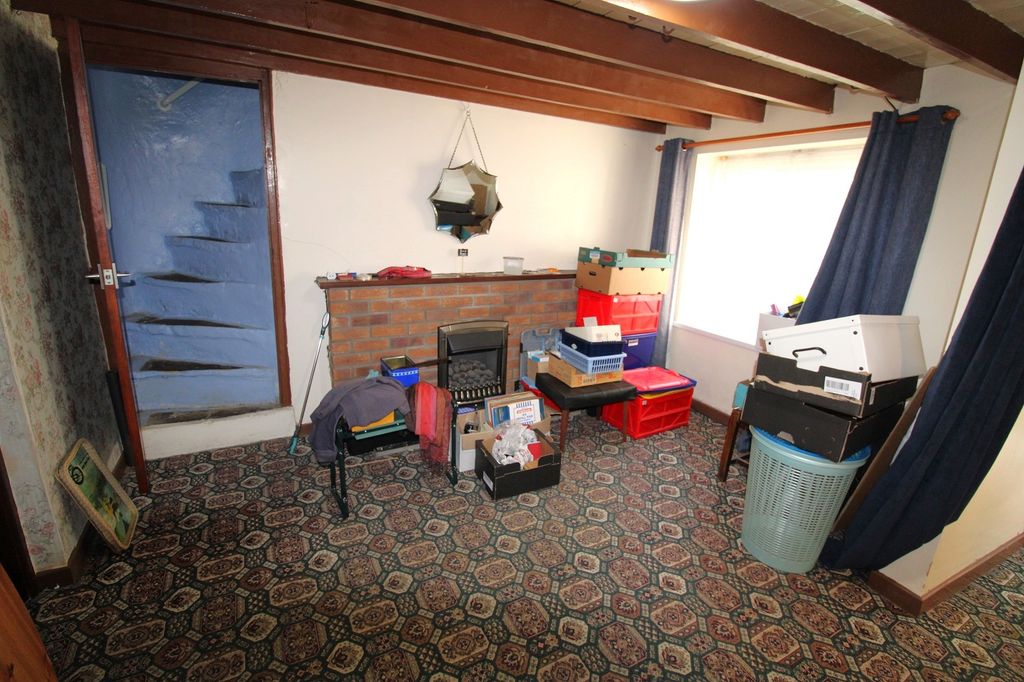 Property photo 3 of 27 Living Room