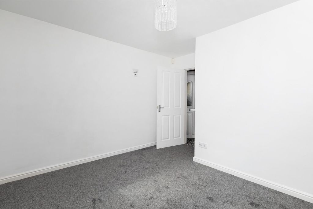 Property photo 3 of 29 2.Jpg