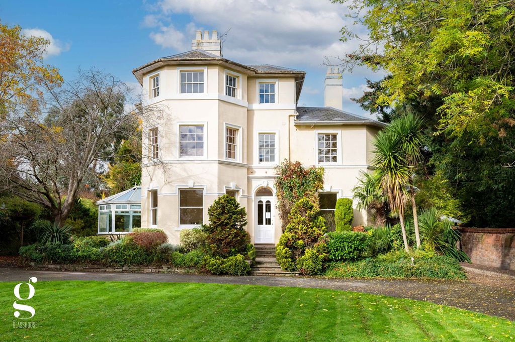 Property photo 1 of 68