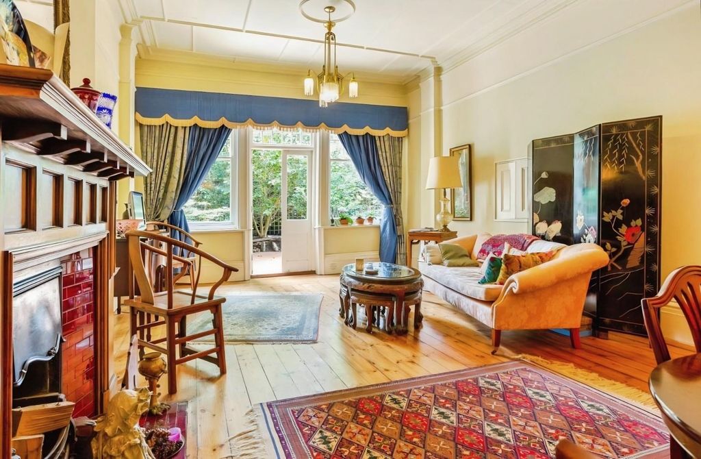 Property photo 3 of 8 Living1.Jpeg