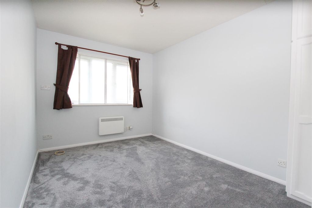 Property photo 3 of 5