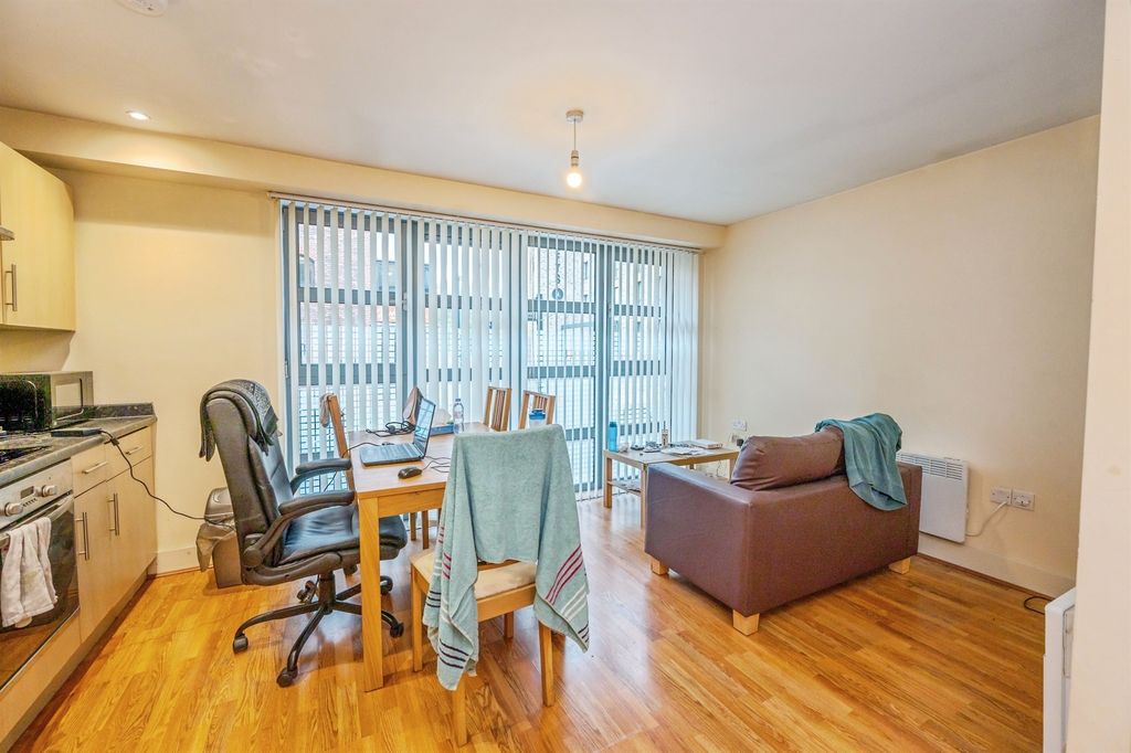 Property photo 2 of 7