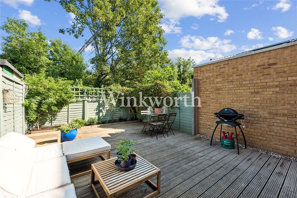 Property photo 1 of 19 Picture No. 05