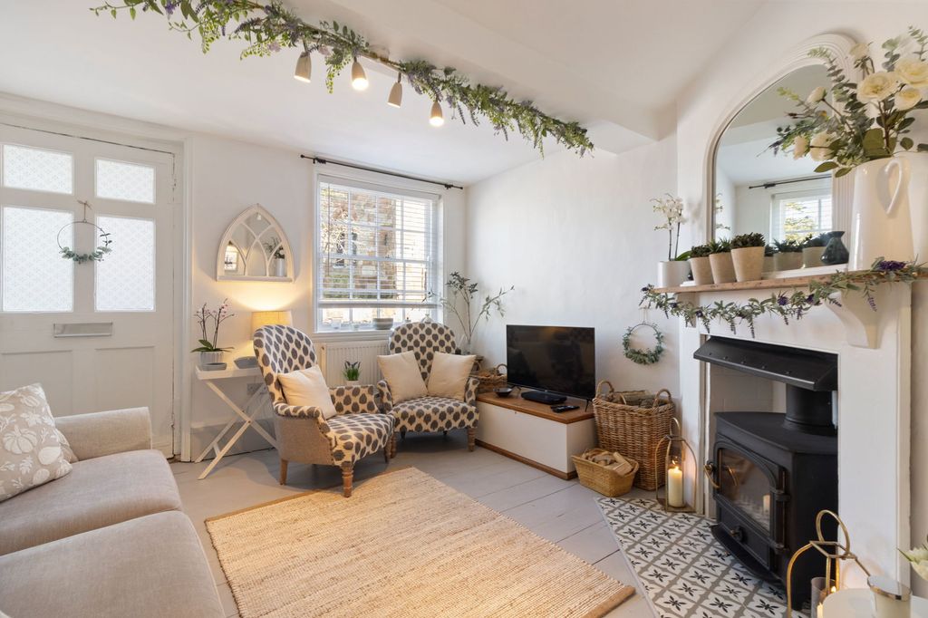 Property photo 2 of 23