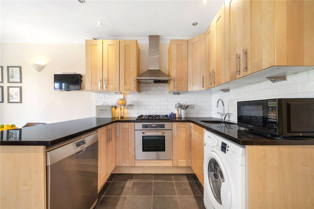 Property photo 3 of 14 Kitchen
