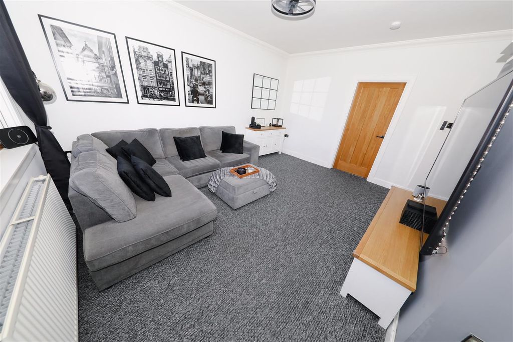 Property photo 2 of 16 B