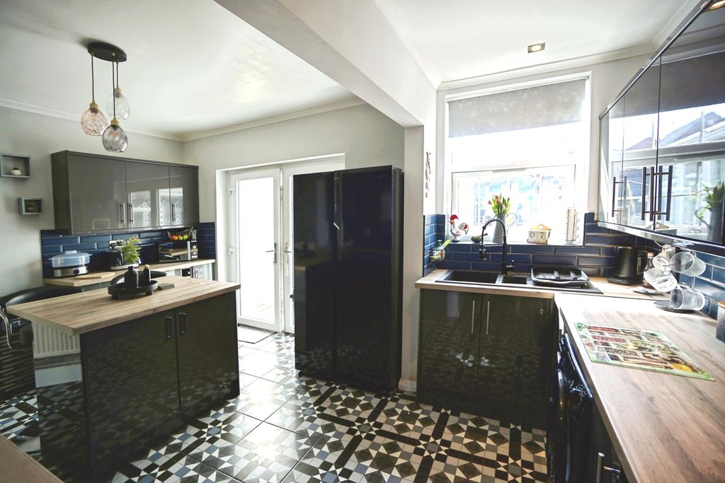 Property photo 2 of 20 Kitchen Diner
