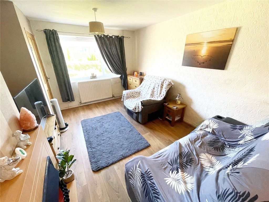 Property photo 2 of 15 Picture No. 11