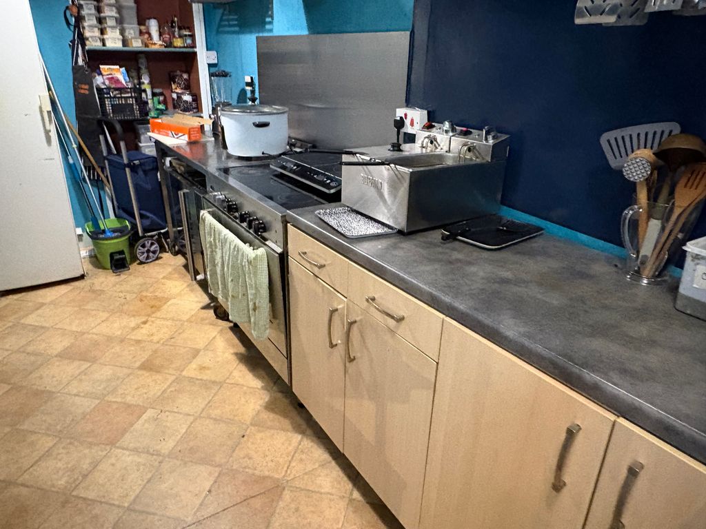 Property photo 3 of 5