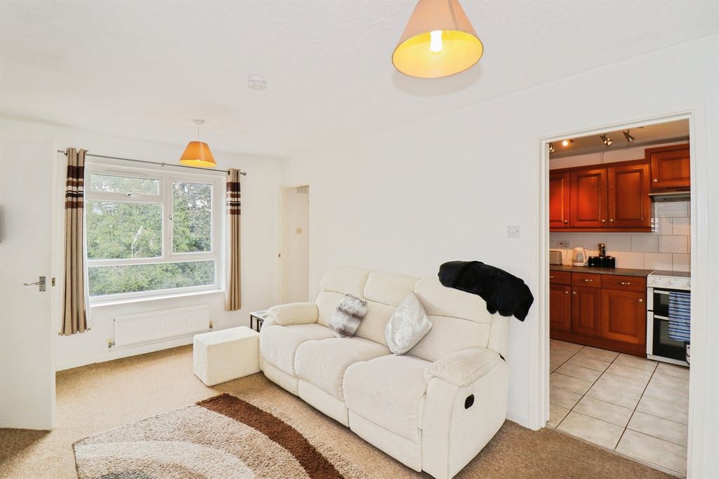 Property photo 3 of 12