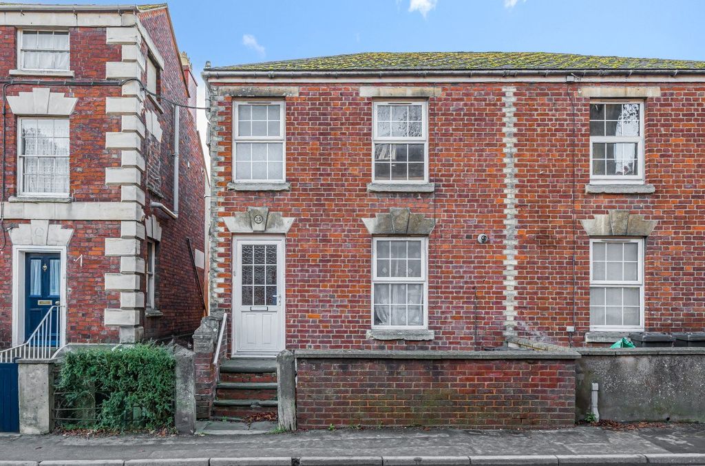 Property photo 1 of 9 2