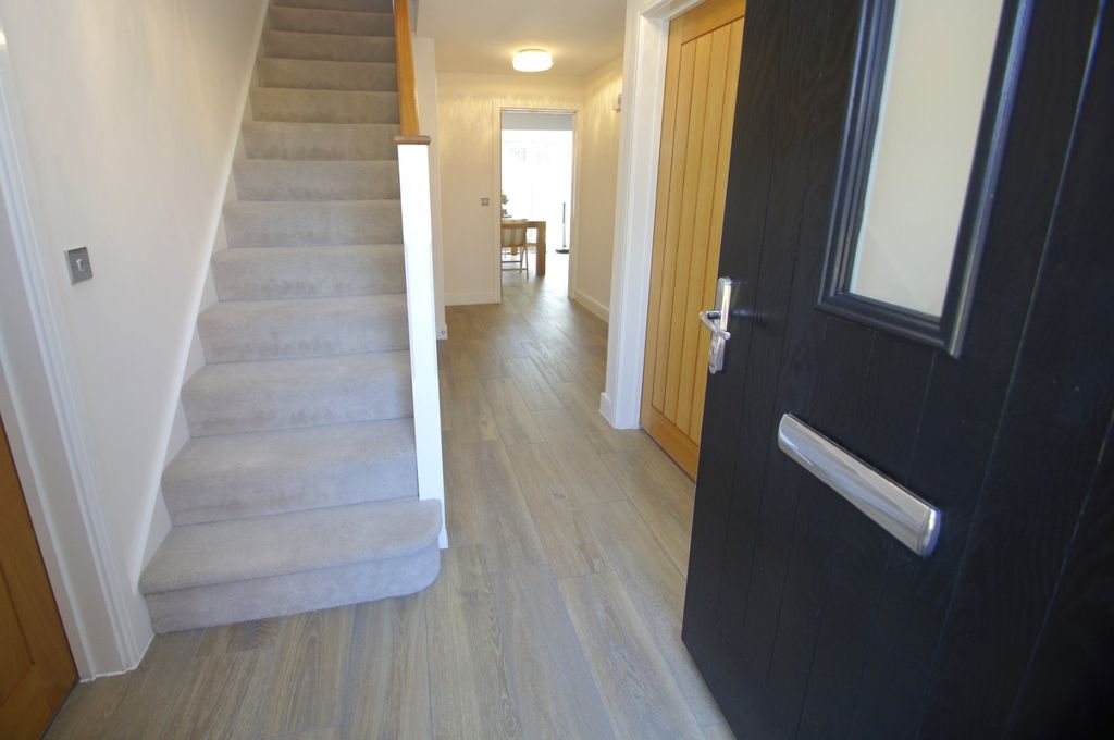Property photo 2 of 19 Hallway