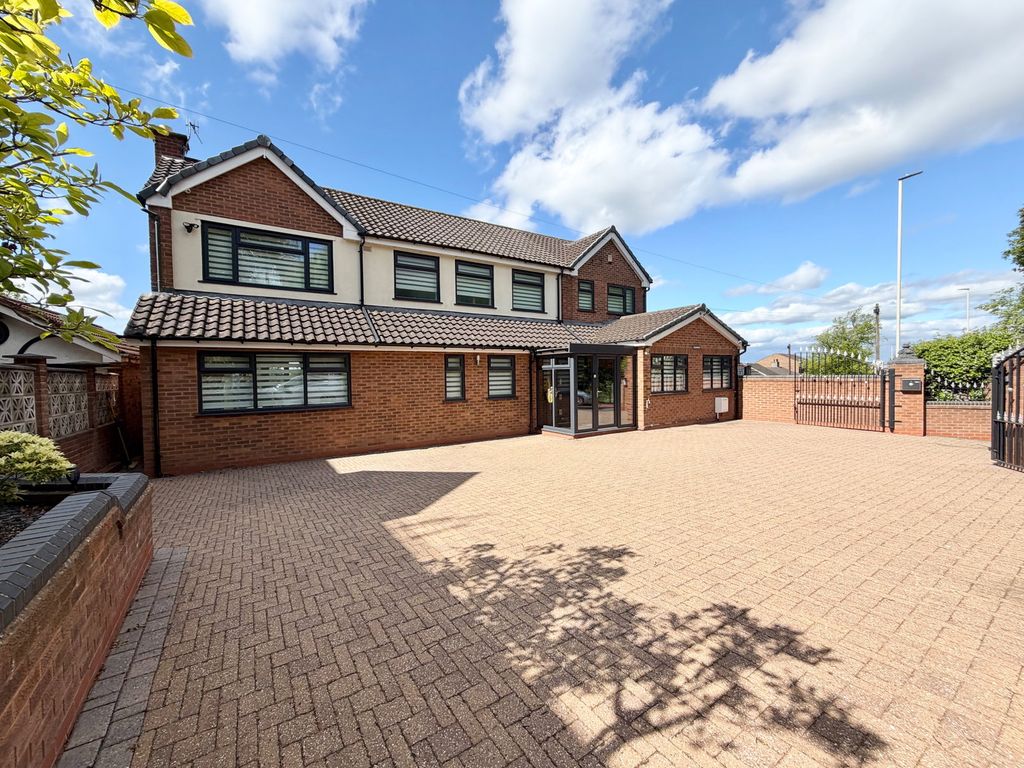 Property photo 1 of 59