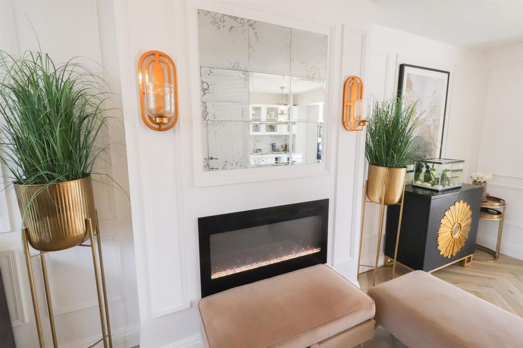 Property photo 3 of 17 The Martyrs Close -37.Jpg