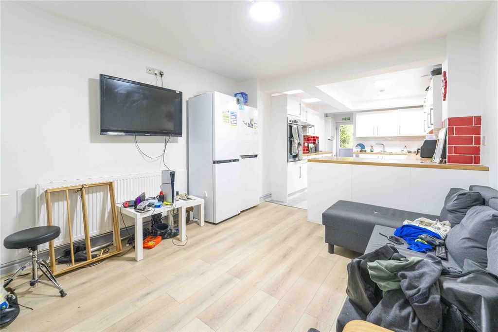 Property photo 3 of 14 Picture No. 27