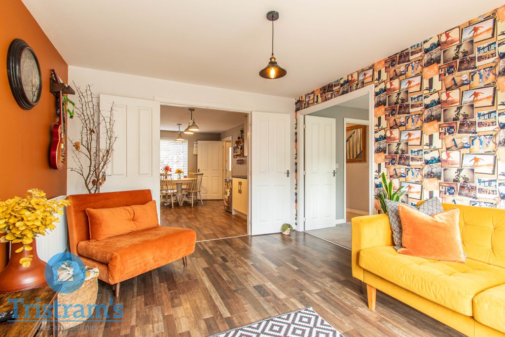 Property photo 3 of 28