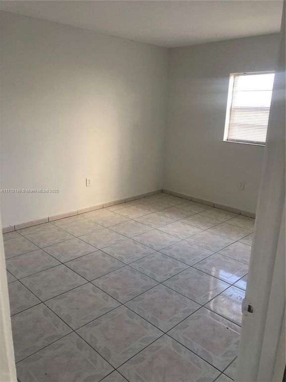 Property photo 2 of 6 <Alttext/>