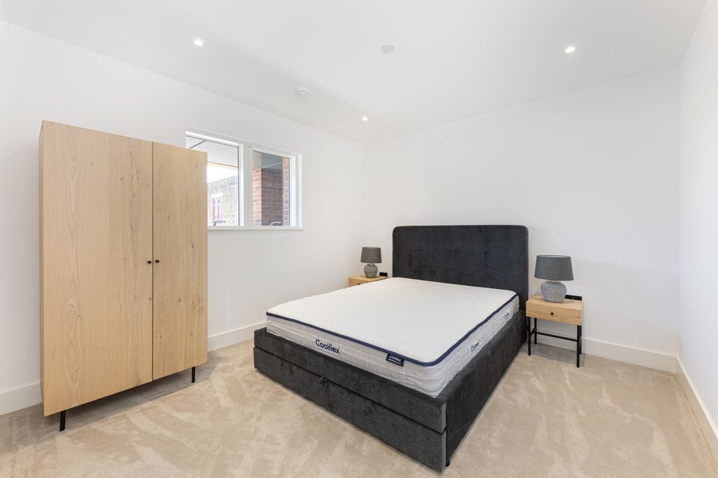 Property photo 3 of 13 Folgate Apartment...