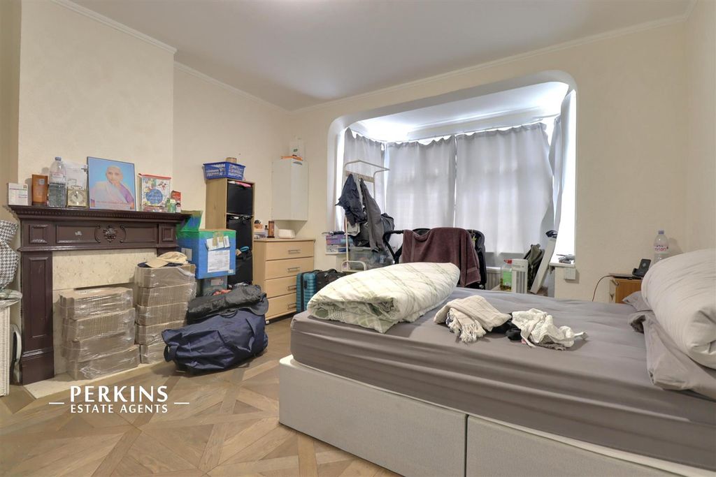 Property photo 3 of 12 Bed 1.Jpg