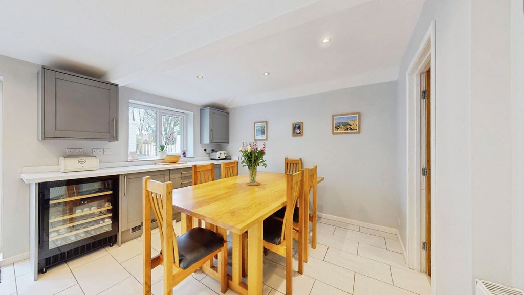 Property photo 3 of 18 Pbox-Img.Jpg