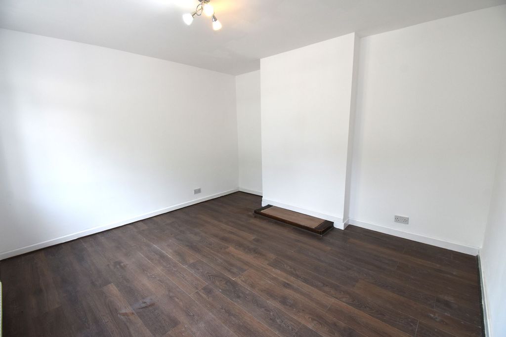 Property photo 2 of 27