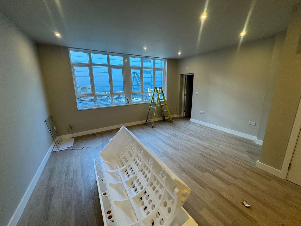 Property photo 1 of 4 Studio To Rent North End, Croydon Cr0